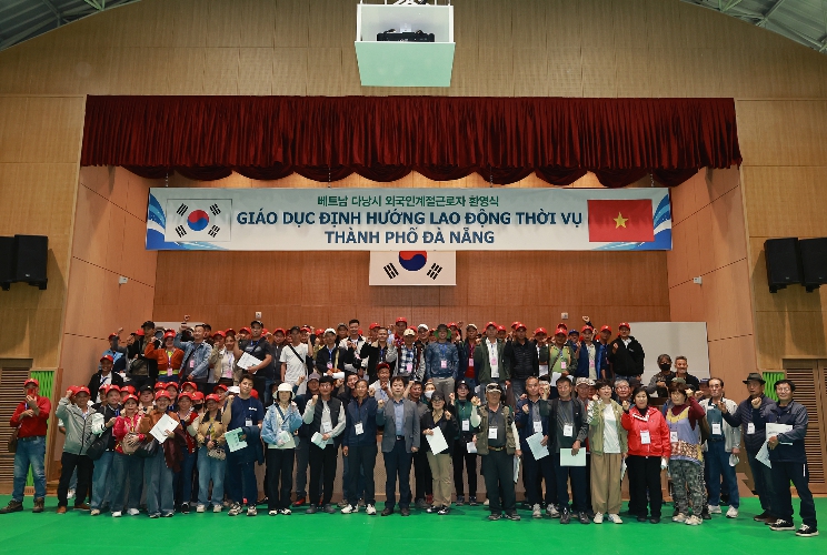 영양군, 베트남·라오스 계절근로자 2차 318명 입국