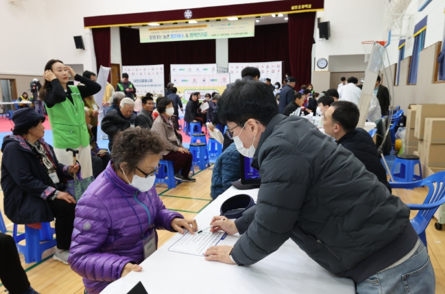 ‘농촌 왕진버스’ 무주군 설천면 찾아 의료서비스 사각지대 해소 노력 ‘눈길’