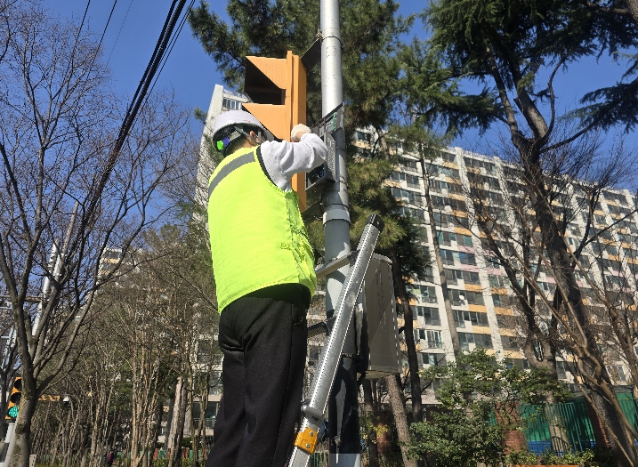 대구시, 시각장애인 음향신호기 확대 설치… “교통약자 보행권 보장”