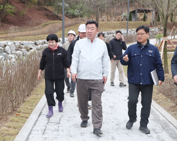 이범석 청주시장, 운천근린공원 조성현장 점검