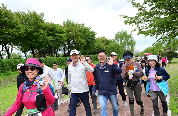 남한강의 봄바람과 싸리산의 정취가 어우러지는 "제4회 여주싸리산강변축제" 드디어 개막!