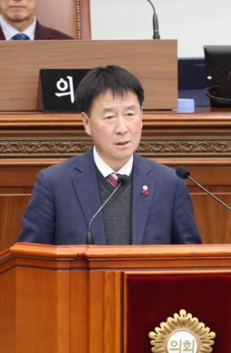 창원시의회 홍용채 의원“신축 공공건물은 복합청사로 건립을”
