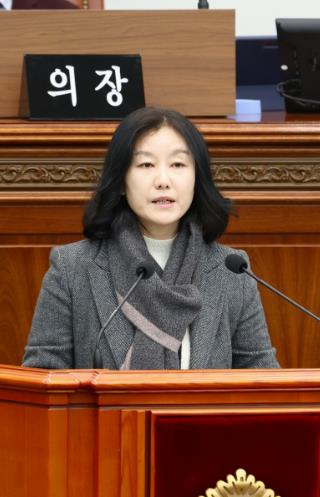 창원시의회 최은하 의원“해마다 심각해지는 녹조...대책 마련해야”
