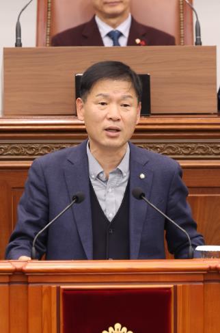 창원시의회 정순욱 의원“불필요한 육교는 과감히 철거 검토를”
