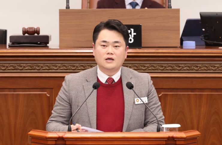 창원특례시의회 제139회 정례회 제4차 본회의 최정훈 의원 건의안 채택
