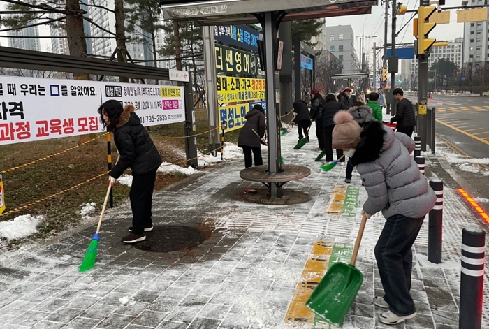 겨울눈으로부터 안전한 하남시, 전 시민 제설 동참 생활화하다