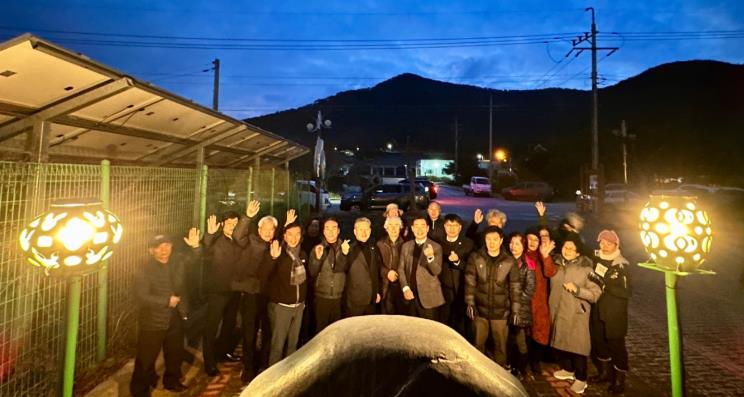 부안군 우동권역, 상감청자 도자기 가로등 점등 행사 개최
