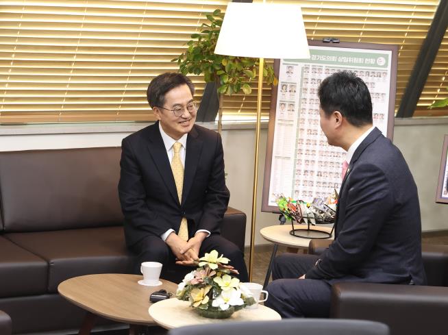 김동연 지사, 김진경 경기도의회 의장 만나 "민생어려워. 이번 주내로 예산안 처리해달라" 요청