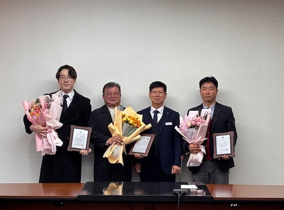김천시 농식품분야 경상북도지사 연말 표창패 전달